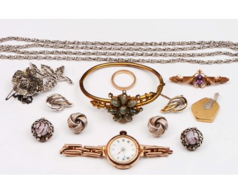 A small quantity of miscellaneous jewellery including a Victorian 9ct gold bar brooch with amethyst setting, a Victorian bang