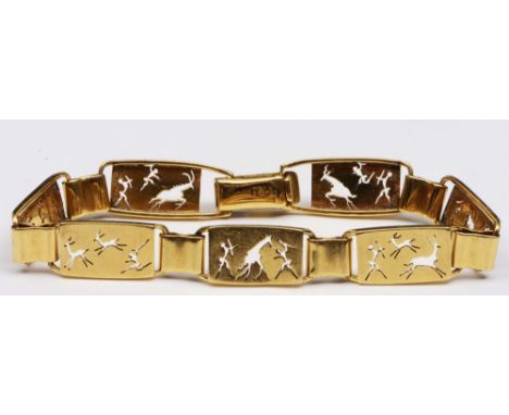 An 18ct gold bracelet with pierced hunting scene decoration, 22 grams