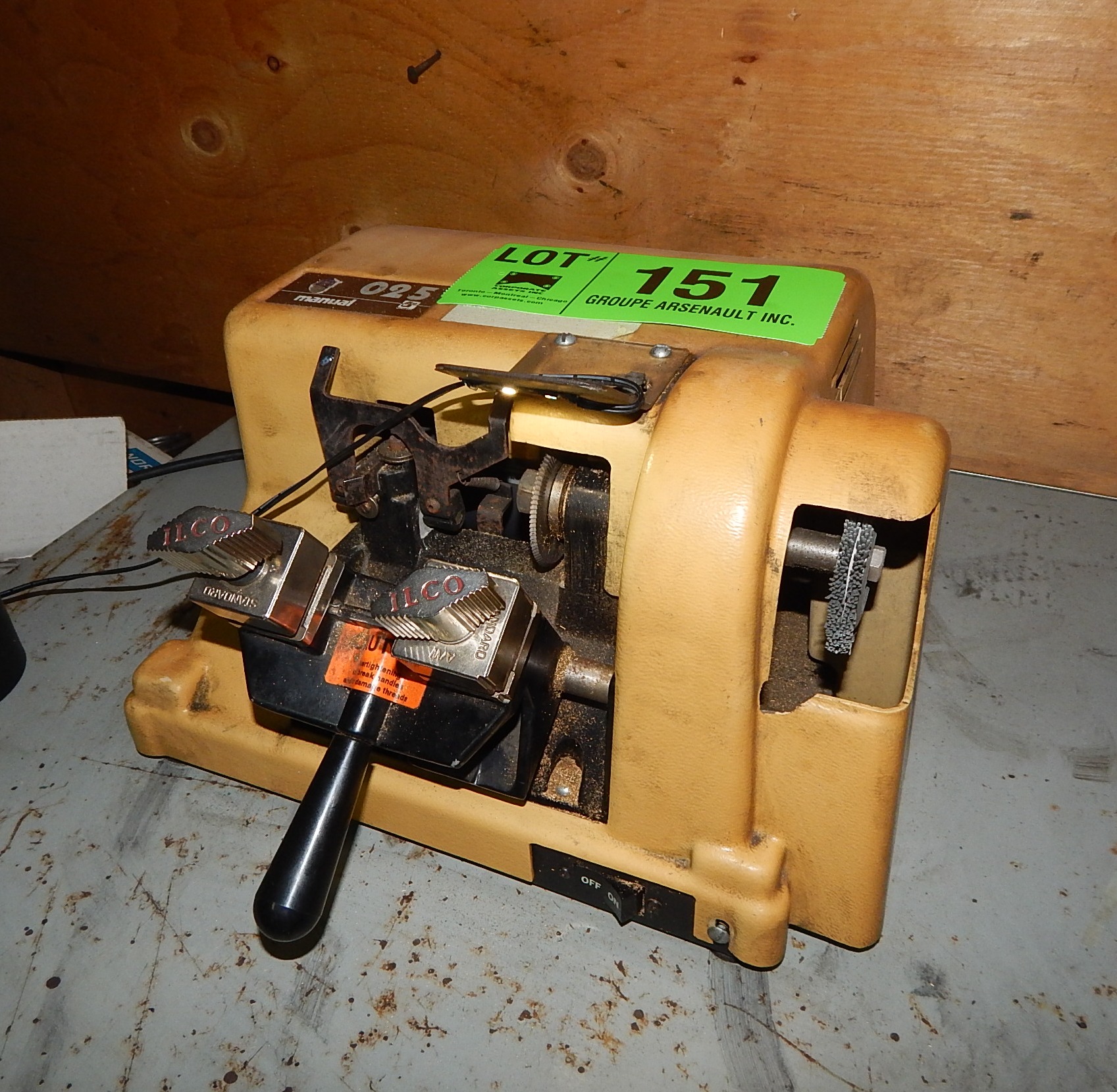 ILCO 025 KEY CUTTING MACHINE