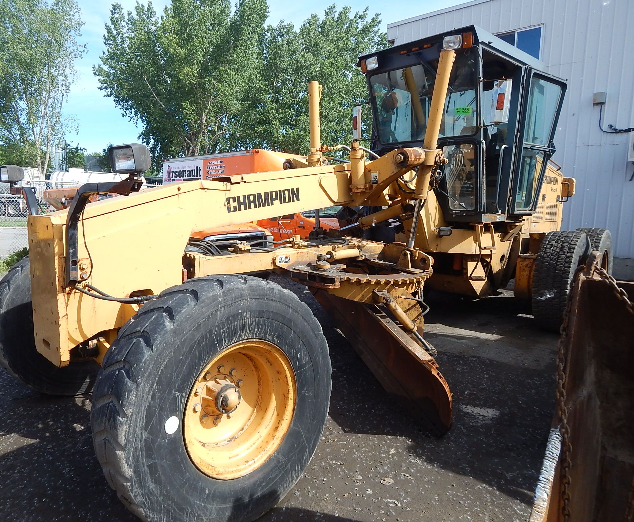 Lot 263 - CHAMPION 730A VHP SERIES V MOTOR GRADER, VIN X028348X