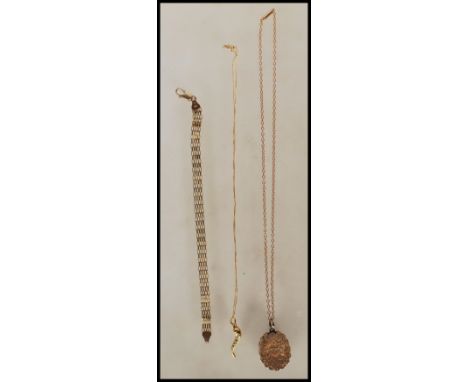 A selection of gold jewellery to include a hallmarked 9ct gold gate chain bracelet, a 9ct gold horn of plenty pendant necklac