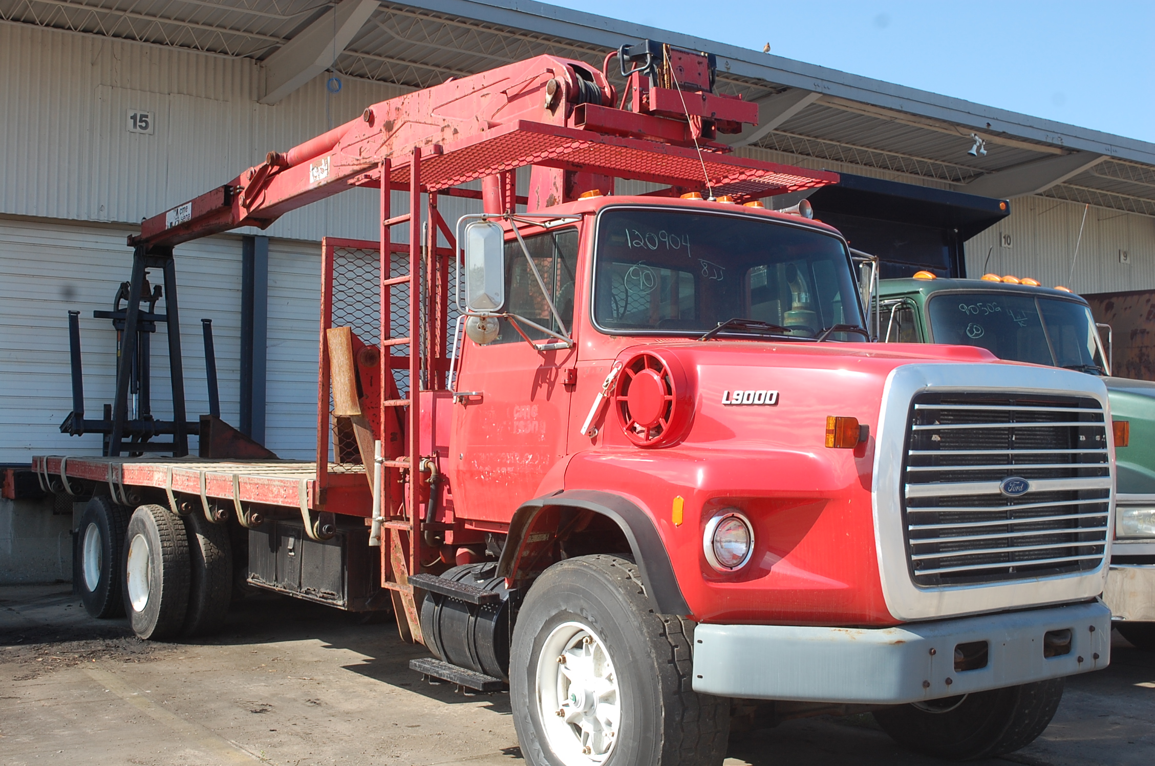 FORD DRYWALL BOOM TRUCK, FLATBED WITH BOOM, LOW MILES and LOW HOURS