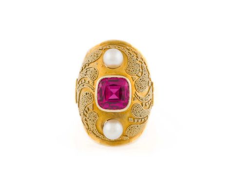   EDELSTEIN-RING     Gelbgold. Ringmaß ca. 58,5, Ges.-Gew. ca. 8,7 g. Gest. 585. Ringkopf mit feiner Granulationsarbeit beset