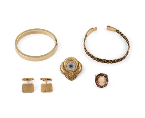   KONVOLUT GOLDSCHMUCK     5-tlg. Gold, Silber. 1) Armreif, gest. 585. Ges.-Gew. ca. 34,7 g, gefüllt. 2) Armreif, Schließe ge