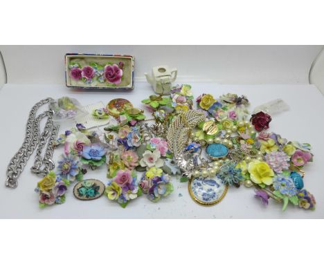 Jewellery including ceramic flower brooches 
