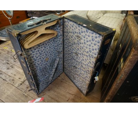 A vintage 'The Orderlee' wardrobe trunk,&nbsp;92 x 55 x 33.5cm. 