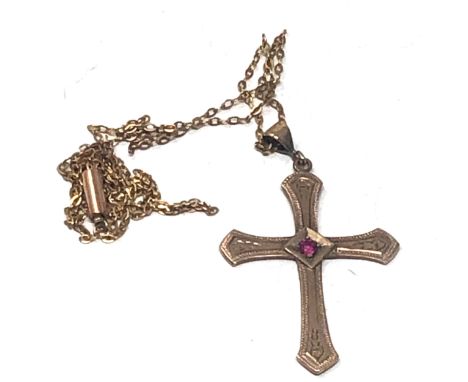 9ct gold ruby cross pendant on chain (2.6g) 