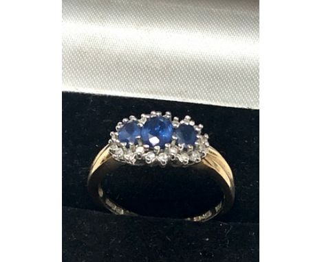 9ct gold diamond and sapphire trilogy ring (2.8g) 