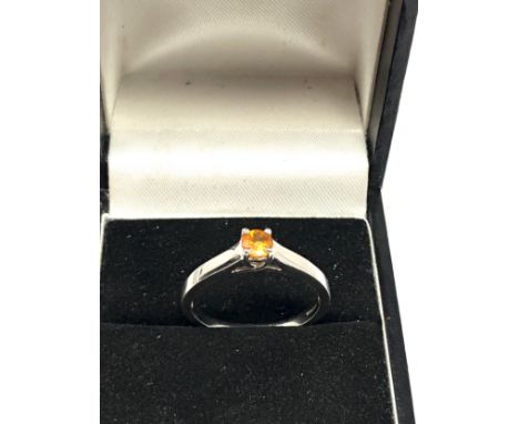 9ct white gold fire opal ring weight 2.2g 