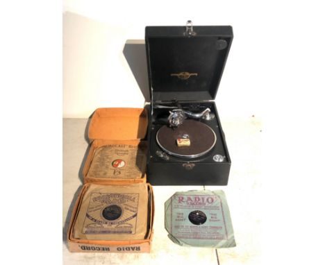 Antique Columbia wind up gramophone &amp; records winds up and working 