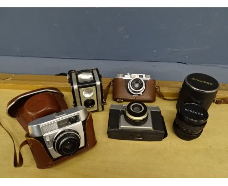 Vintage cameras to include Halina and Kodak etc&nbsp;