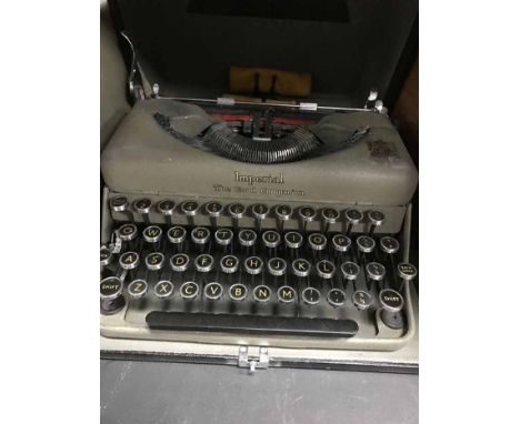 LOT OF 78 RPM RECORDStogether with two vintage typewriters 