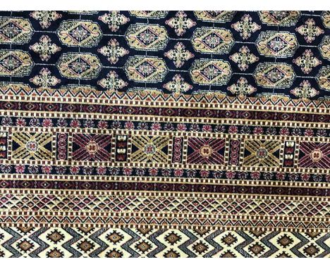 LARGE MODERN FLOOR CARPET IN THE EASTERN MANNER