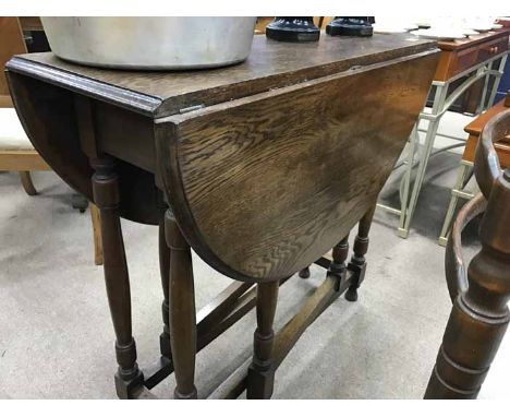 EARLY 20TH CENTURY OAK GATE LEG TABLE 86cm wide 