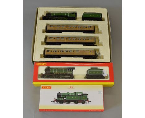 OO Gauge. Hornby "Flying Scotsman" train pack, together with R.3187 DCC ready GNR N2 0-6-2 tank & R.2156B LNER class B12/3 4-