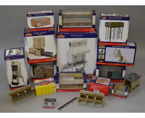 OO Gauge. Bachmann Scenecraft & Hornby Skaledale buildings including coal plant, station buildings, etc. Mainly boxed overall