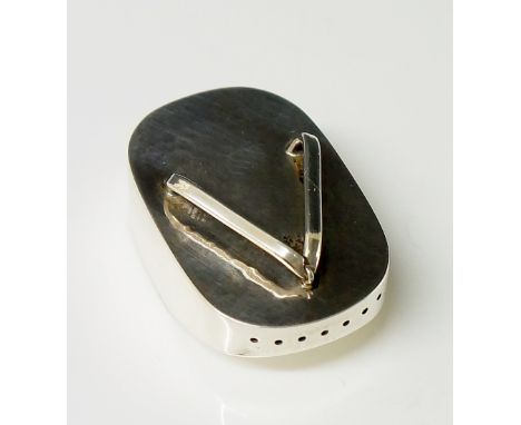 A novelty Japanese silver pepper pot in the form of a geta or sandal, made for export, stamped 950 sterling, slide opening to