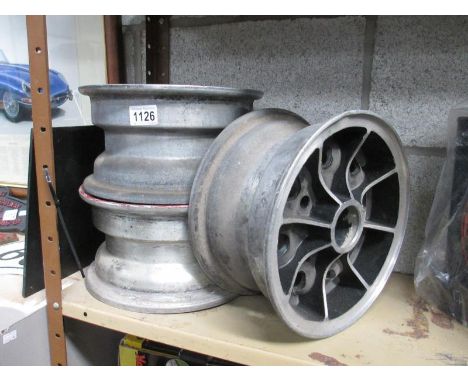 3 10'' Dunlop alloy wheels
