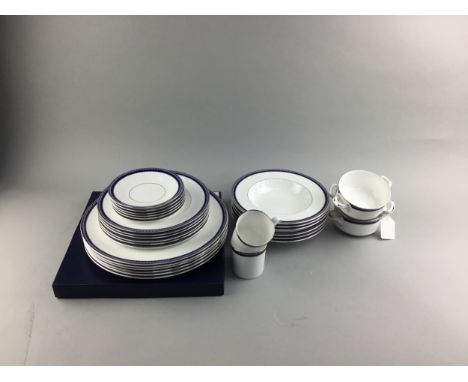 ROYAL WORCESTER DINNER SERVICE, Avalon pattern, along with a boxed cake plate in the same pattern