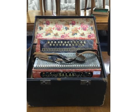 STRADELLA SALAS ITALIA ACCORDION, with original case, the accordion 38cm wide