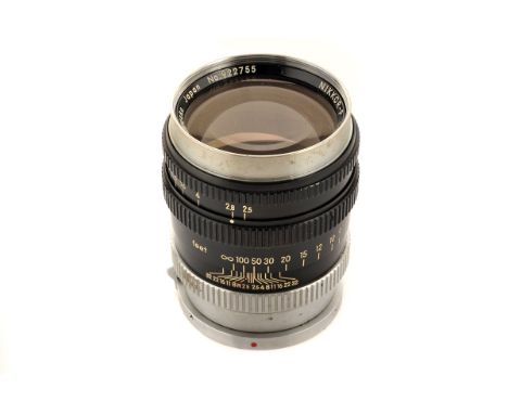 A Nikon Nikkor-P f/2.5 105mm Lens, bayonet, chrome/black, serial no. 922755, body, F-G, elements, G-VG, light cleaning marks 