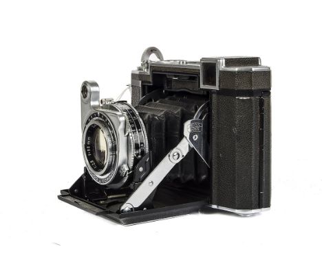 Zeiss Super Ikonta Camera, model 532/16 with an Opton Tessar lens