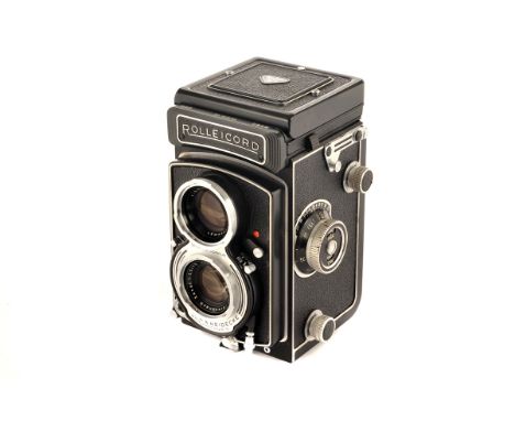 A Rolleicord Vb TLR Camera, black, serial no. 2636148, with Schneider Xenar f/3.5 75mm lens, serial no. 9081934, body, VG, sh