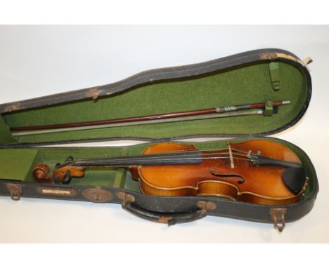 A CASED VINTAGE VIOLIN
