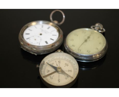 A HALLMARKED SILVER POCKET WATCH A/F TOGETHER WITH ANOTHER PLUS A VINTAGE COMPASS