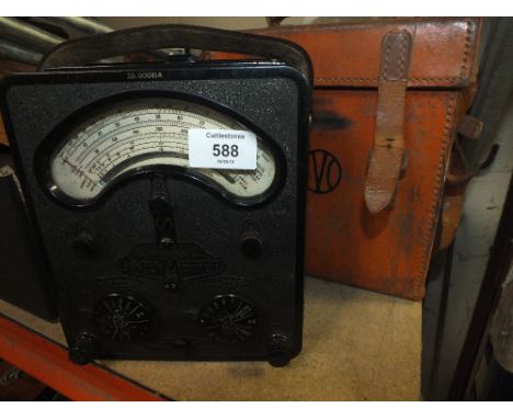 A VINTAGE UNIVERSAL AVO METER IN CASE