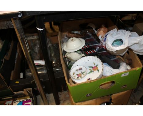 TWO TRAYS OF ASSORTED SUNDRIES TO INCLUDE ROYAL WORCESTER, ROYAL DOULTON, ELECTRICALS ETC TOGETHER WITH A TRAY OF VINTAGE GLA