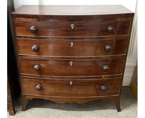 Georgian bow fronted chest of drawers with caddy top on splayed bracket feet Ht 98cm W 99cm D 50cm