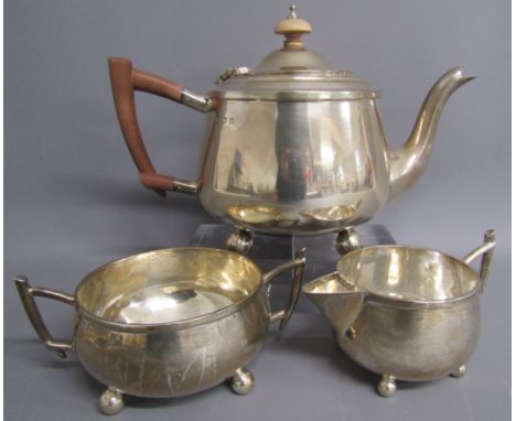 Silver teapot with bun feet and Art Deco design handle, Adie Brothers, Birmingham 1931, 19.2ozt&nbsp; - possibly Charles Horn