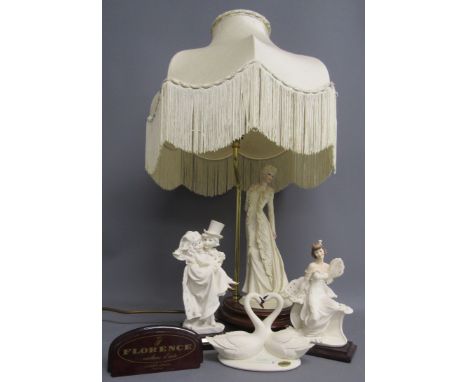 3&nbsp;Florence Sculture d'art Giuseppe Armani Capodimonte figures and a Dear 1991 A Balcari table lamp - Just Married 1157F 