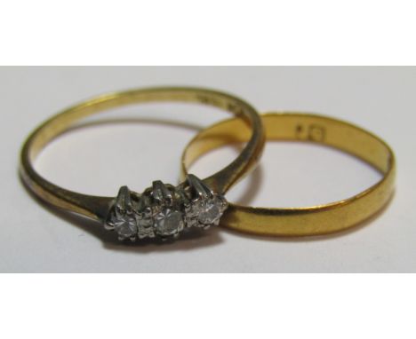 18ct gold ring with 3 diamonds mounted in platinum - ring size O - total weight 1.7g &amp; 22 ct gold band - ring size K - to