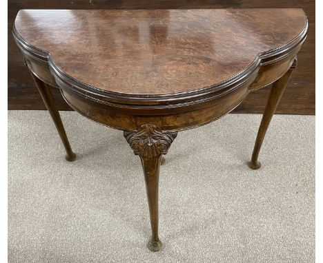 1920/30's fold over card table in burr walnut veneer. Dia 91cm Ht 71cm