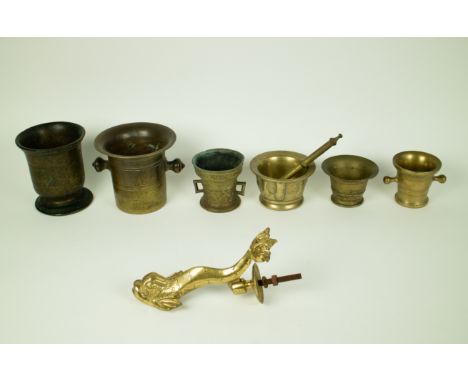Lot of mortars and door knocker Italian 18th, German 19th, Spanish 17th and 18th, Flemish 18th and a copy door knocker copy 1