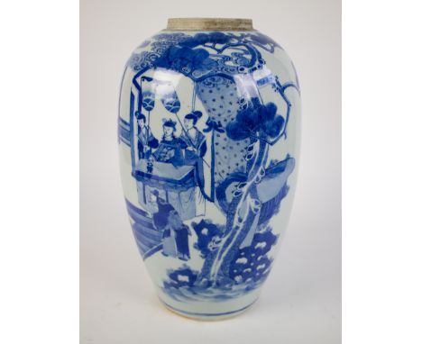 Chinese vase blue/white Kangxi or late 19thC Een Chinese blauw witte KangXi of laat 19e eeuwse vaas. H 40 cm