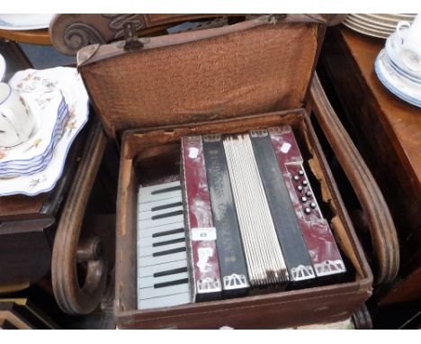 A VINTAGE 'ANTONIO SILVAGNI' ACCORDIAN