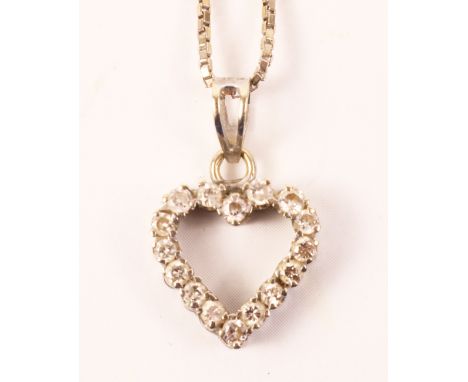 18ct gold diamond heart pendant on box chain hallmarked   Condition Report   Click here for further images, condition, auctio