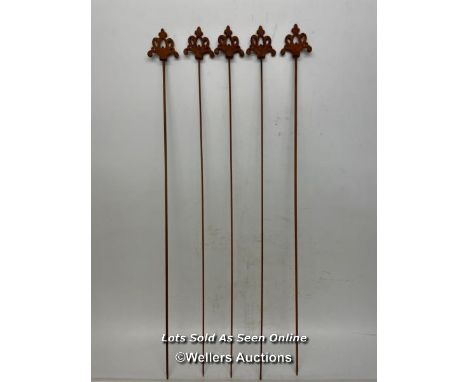 *X5 GOTHIC FLEUR DE LILE PLANT STAKES - 106CM H / ITEM LOCATION: GUILDFORD, GU14SJ (WELLERS AUCTIONS), COLLECTION FOR THIS LO