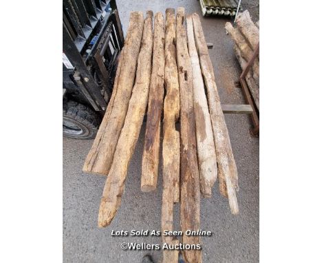 7X RECLAIMED OAK BEAMS^ IN NATURAL CONDITION^ EACH APPROX. 270CM (L)  / ITEM LOCATION: CF31^ BRIGEND^ WALES - FULL ADDRESS WI