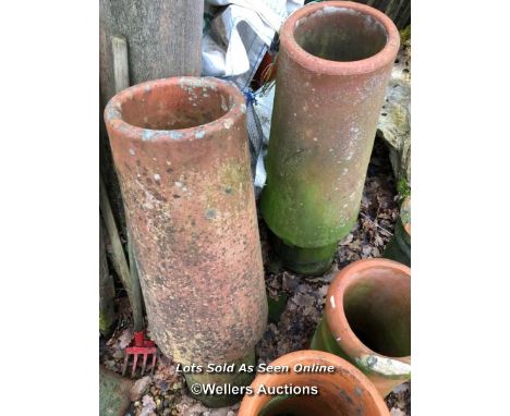 *3X TERRACOTTA DOWN DRAFT PREVENTING CHIMNEY POTS, 94CM (H) X 40CM (W) / ITEM LOCATION: GU8, FULL ADDRESS WILL BE GIVEN TO SU