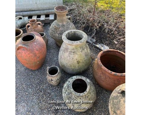 JOB LOT OF TERRACOTTA AND STONE POTS, SIZES AND STYLES VARY / ITEM LOCATION: LINGFIELD (RH7), FULL ADDRESS WILL BE GIVEN TO S