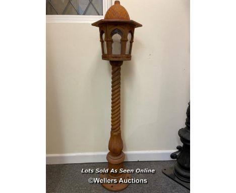 *PAIR CAST IRON LAMP POSTS - ONLY ONE SHOWN IN IMAGE - 125CM H / ITEM LOCATION: GUILDFORD, GU14SJ (WELLERS AUCTIONS), COLLECT