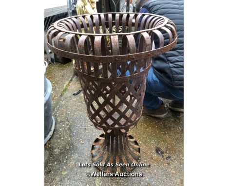 *PAIR OF TALL BRAZIERS, 90CM (H) X 52CM (DIA) / ITEM LOCATION: GU34, FULL ADDRESS WILL BE GIVEN TO THE SUCCESSFUL BIDDER