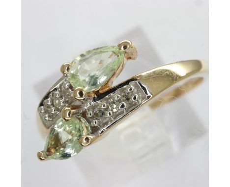 9ct gold ring set with peridot and diamonds, size M, 1.9g. UK P&amp;P Group 0 (£6+VAT for the first lot and £1+VAT for subseq