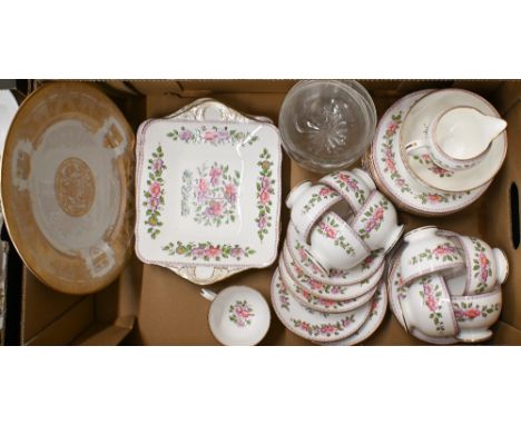 A Wedgwood 'Plymouth' tea service, to/w a Spode Westminster Abbey commemorative plate and four cut glass finger-bowls (box)