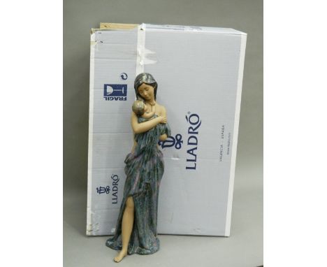 A large Lladro porcelain figurine, Gentle Embrace No.12429, in original box