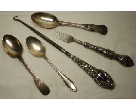 SILVER 3 TEASPOONS 79G, BUTTON HOOK & FORK   